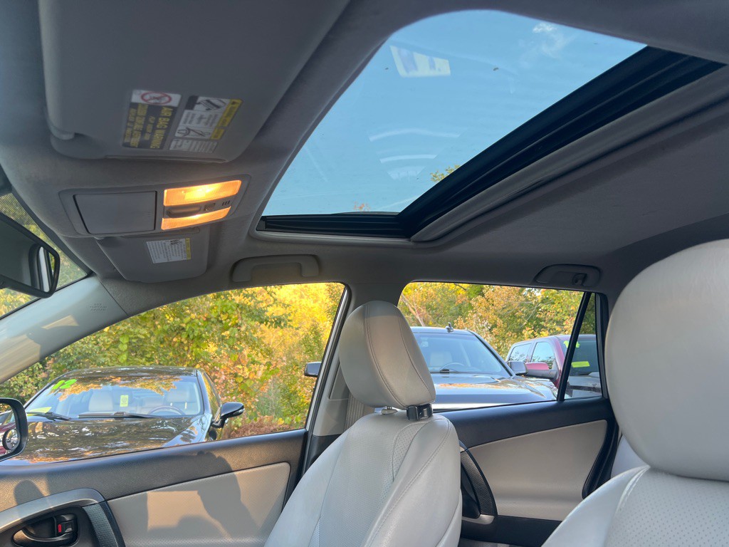 2012 Toyota Rav4 Image 31