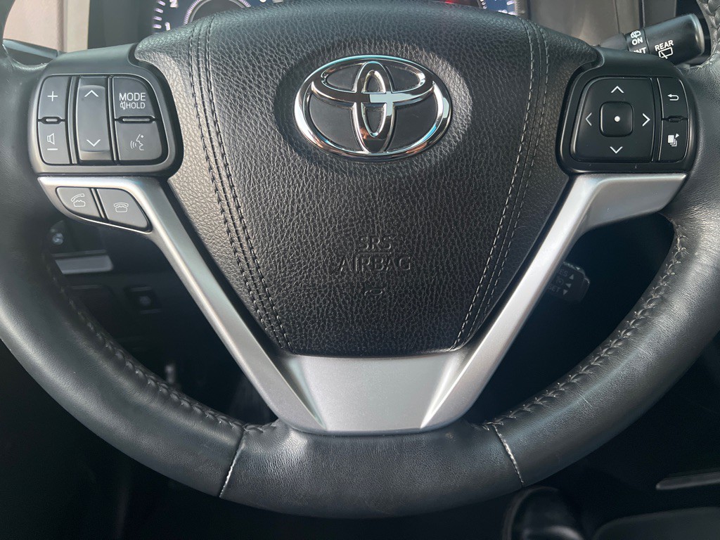 2016 Toyota Sienna Image 18