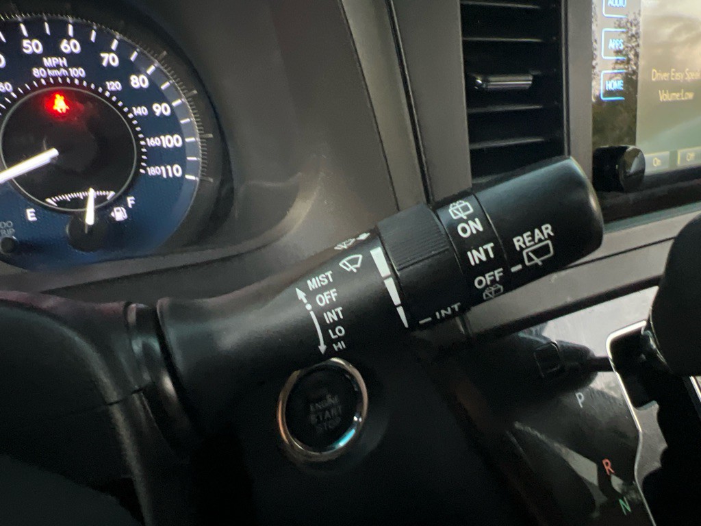 2016 Toyota Sienna Image 20
