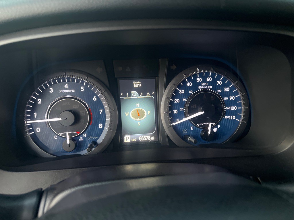 2016 Toyota Sienna Image 21
