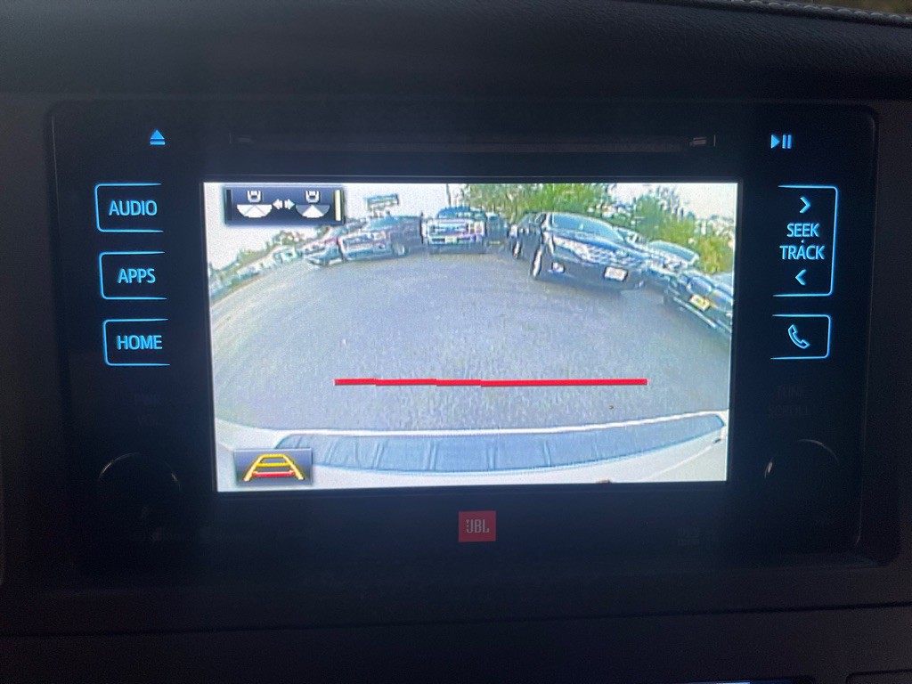 2016 Toyota Sienna Image 26
