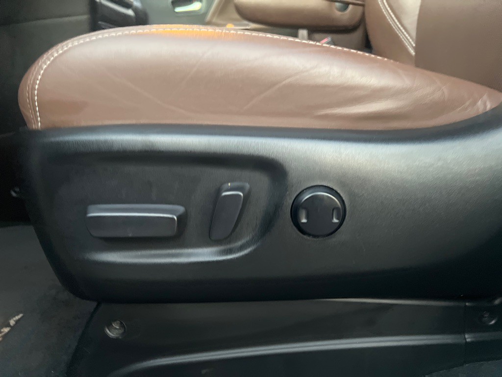 2016 Toyota Sienna Image 28