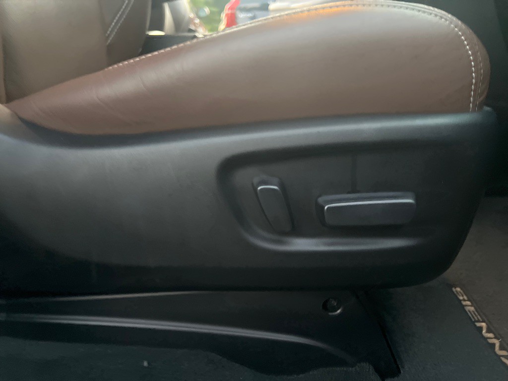 2016 Toyota Sienna Image 29