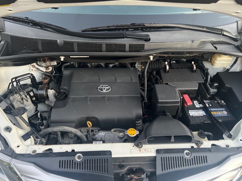 2016 Toyota Sienna Image 31