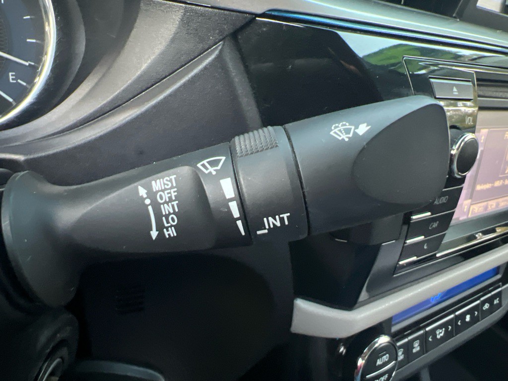 2014 Toyota Corolla Image 19