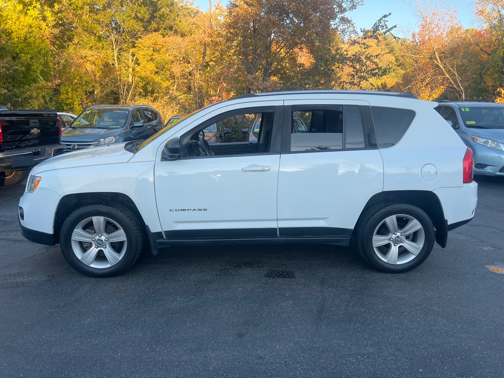 2013 Jeep Compass Image 2
