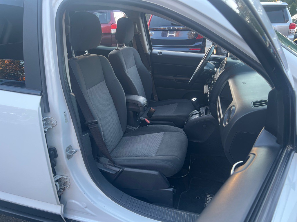 2013 Jeep Compass Image 16
