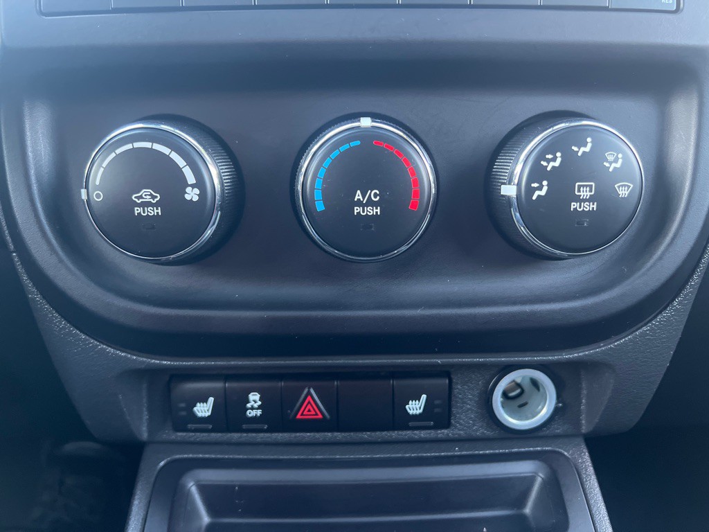 2013 Jeep Compass Image 24
