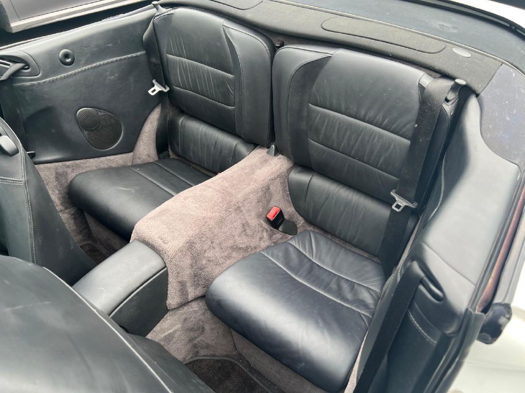 2004 Porsche 911 Image 10