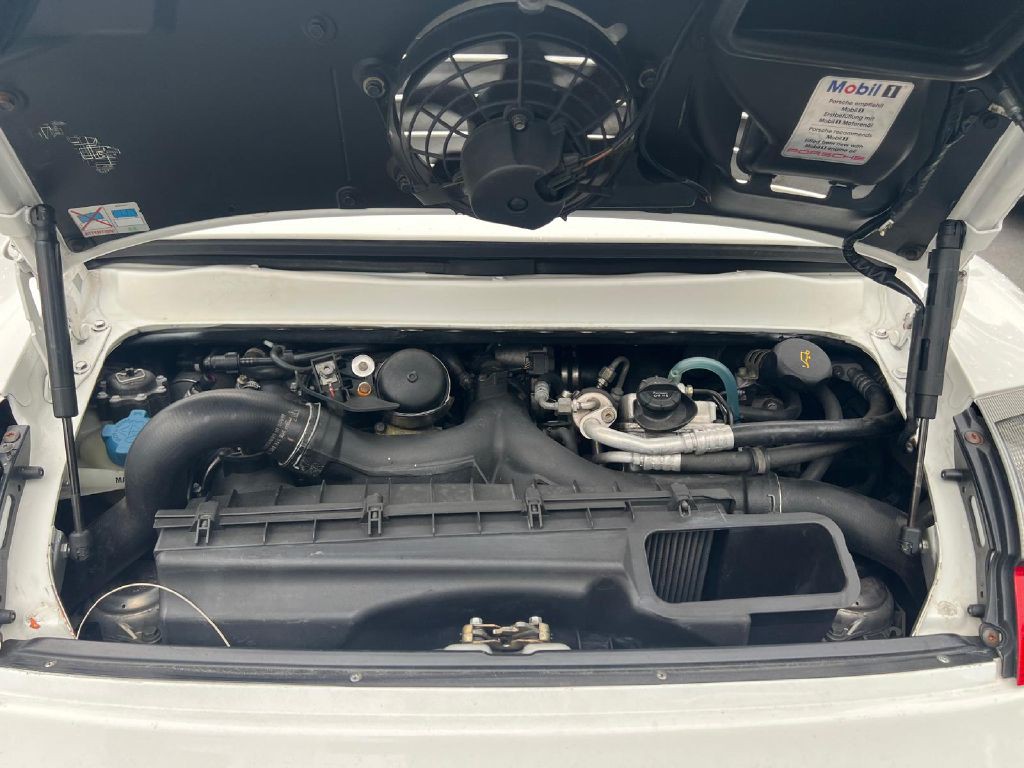 2004 Porsche 911 Image 11