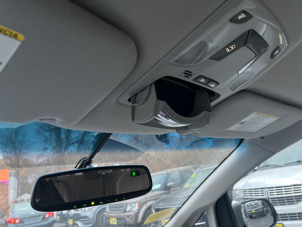 2013 Toyota Sienna Image 22