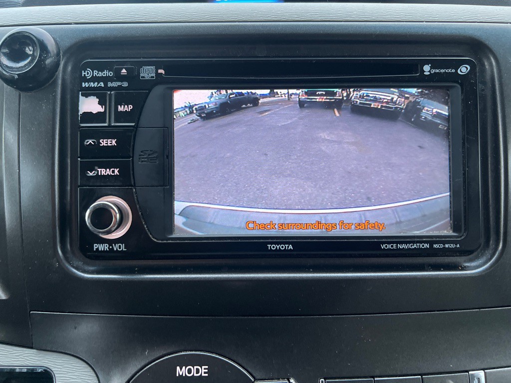 2013 Toyota Sienna Image 26