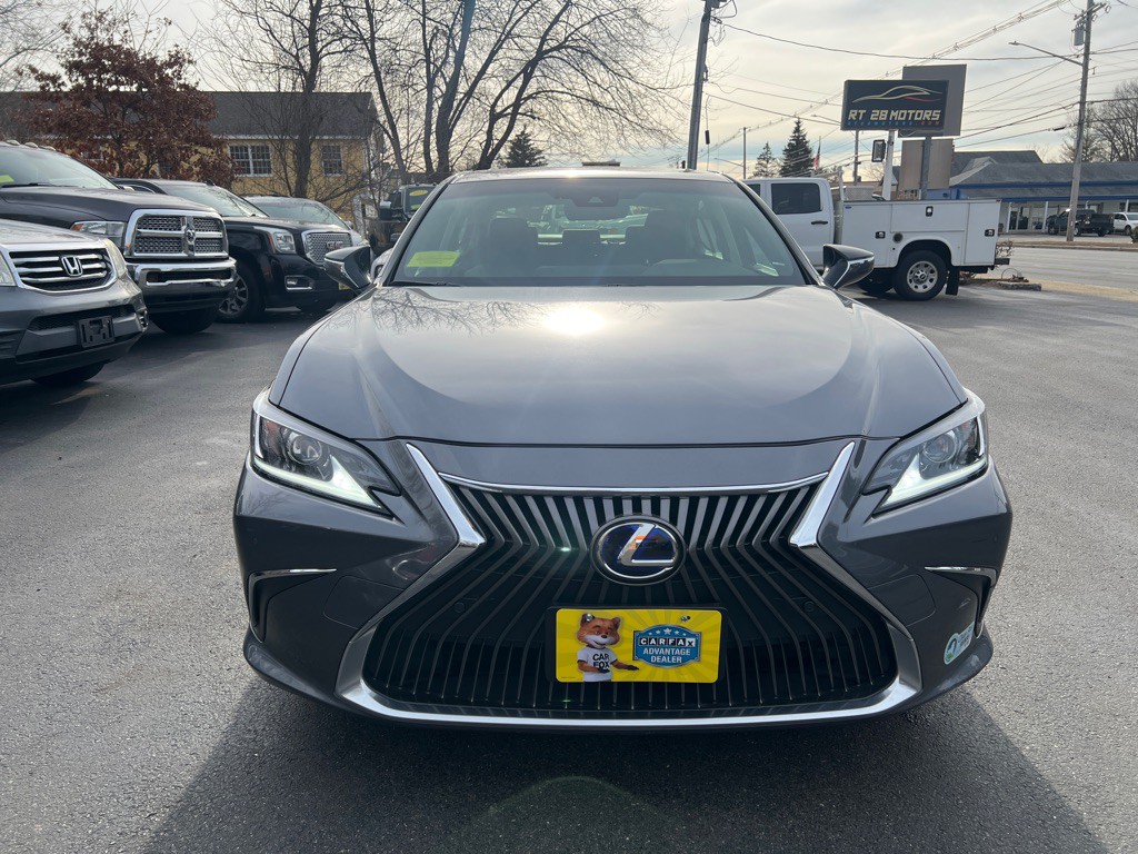 2019 Lexus ES 300 Image 9