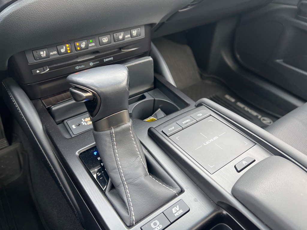 2019 Lexus ES 300 Image 24