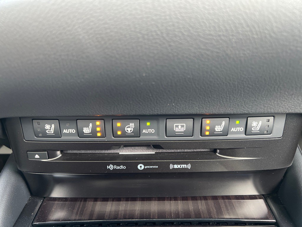 2019 Lexus ES 300 Image 28