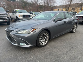 Image for 2019 Lexus ES 300 300H ID: 7057318