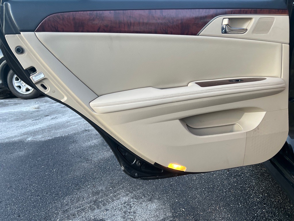 2012 Toyota Avalon Image 10