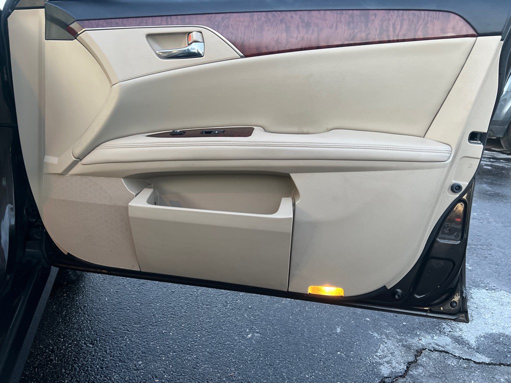2012 Toyota Avalon Image 11
