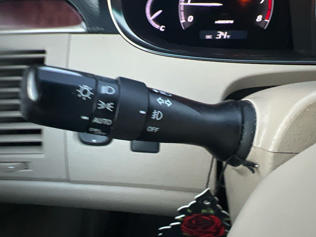 2012 Toyota Avalon Image 18