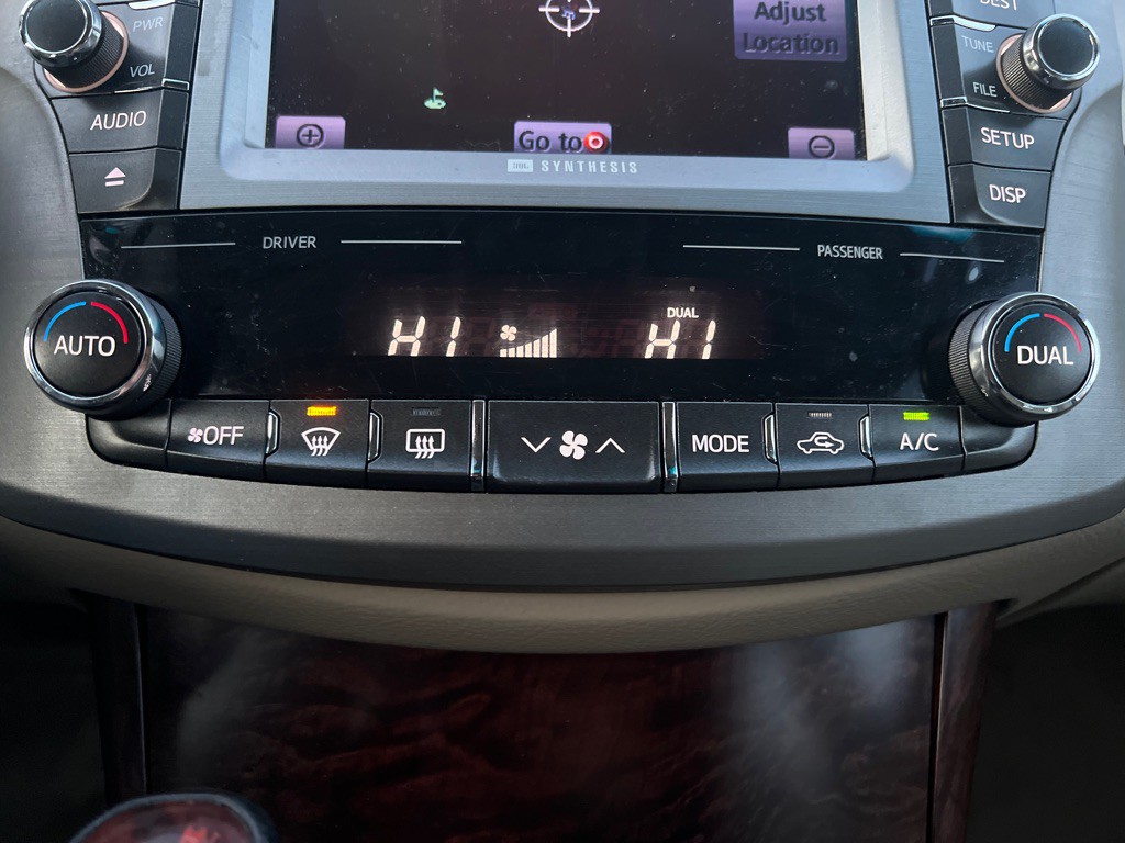 2012 Toyota Avalon Image 26