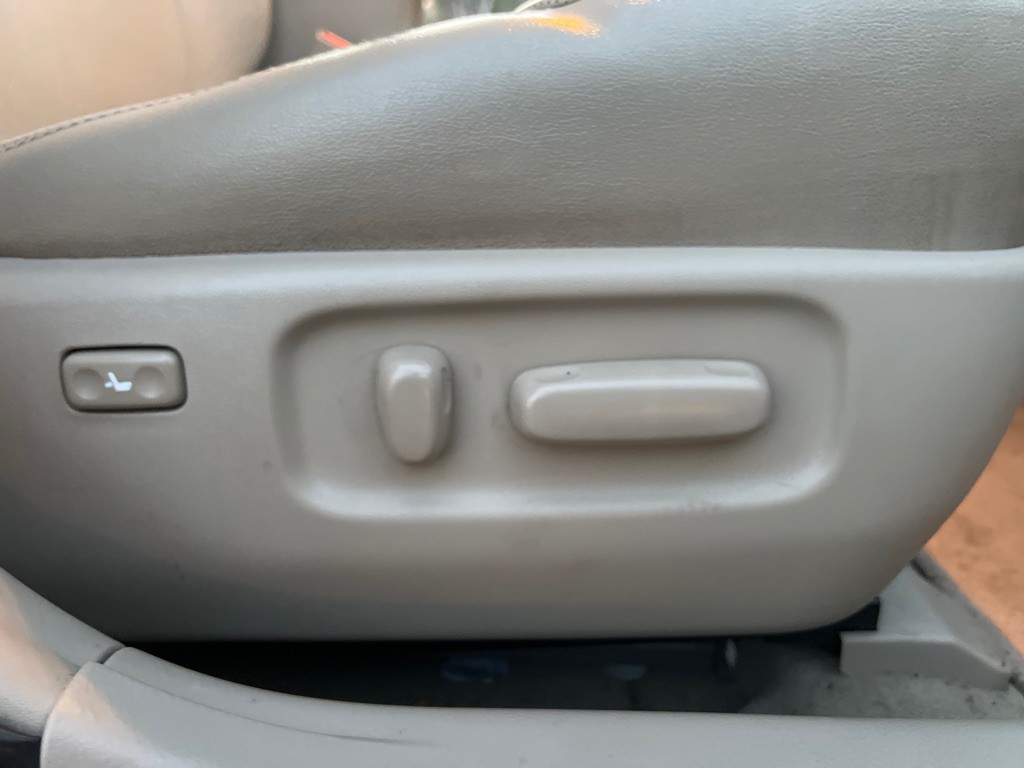 2012 Toyota Avalon Image 30