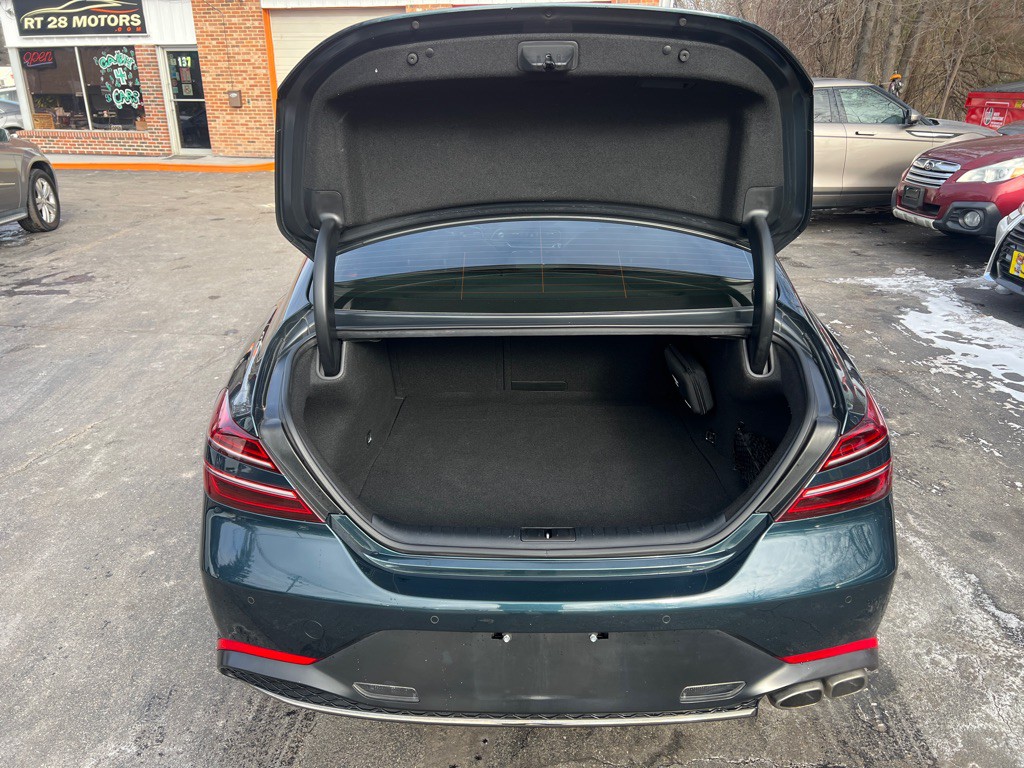 2023 Genesis G70 Image 5