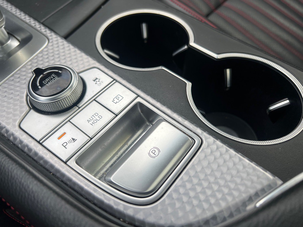 2023 Genesis G70 Image 28