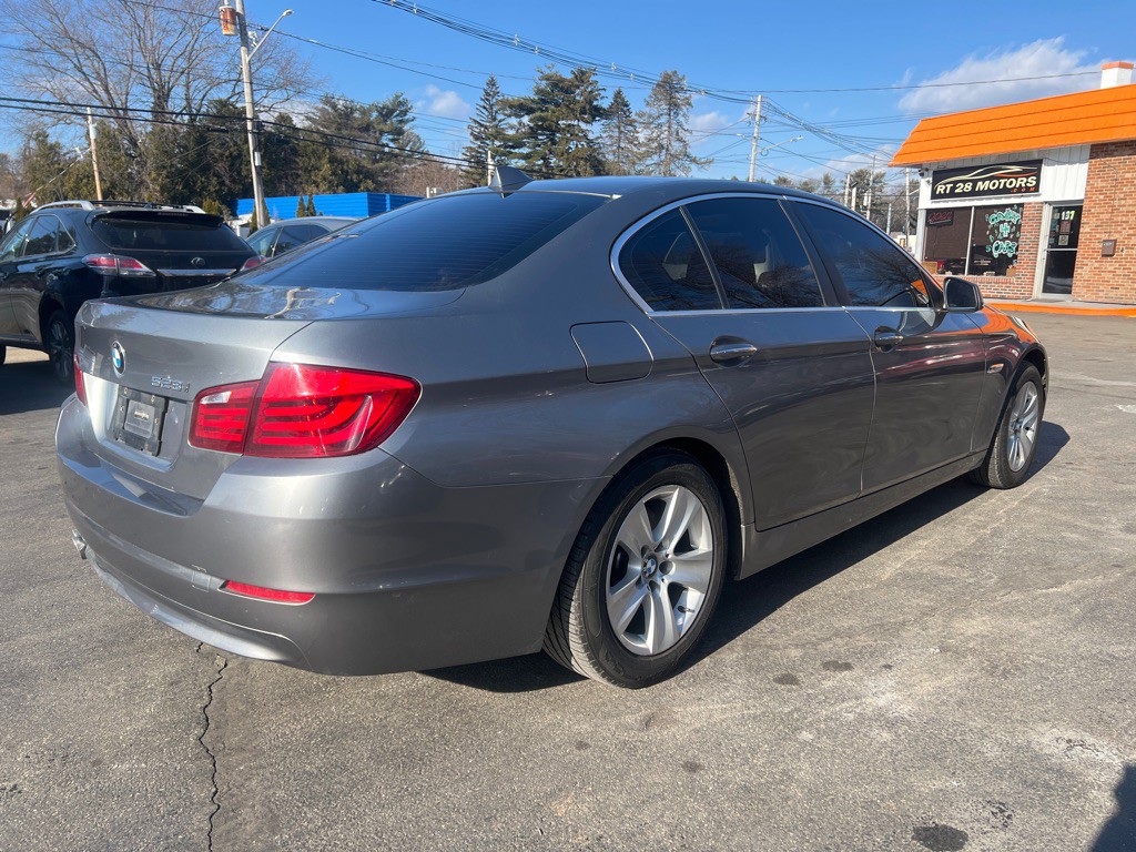2011 BMW 5 Series Image 7