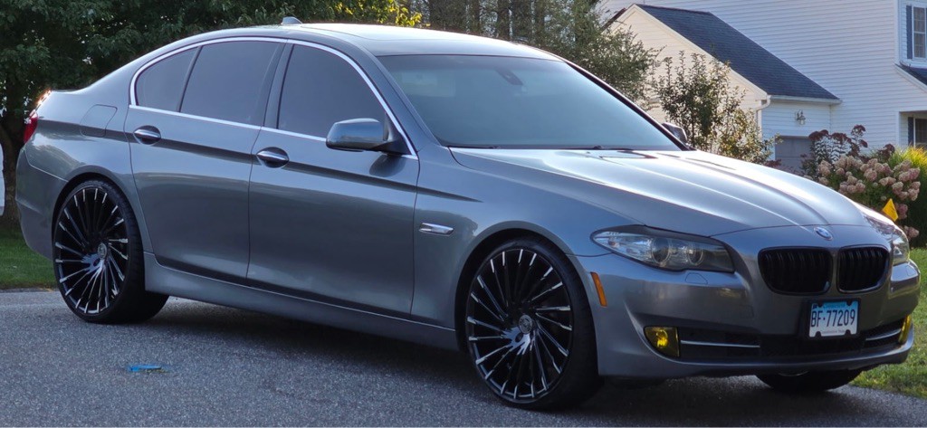2011 BMW 5 Series Image 9
