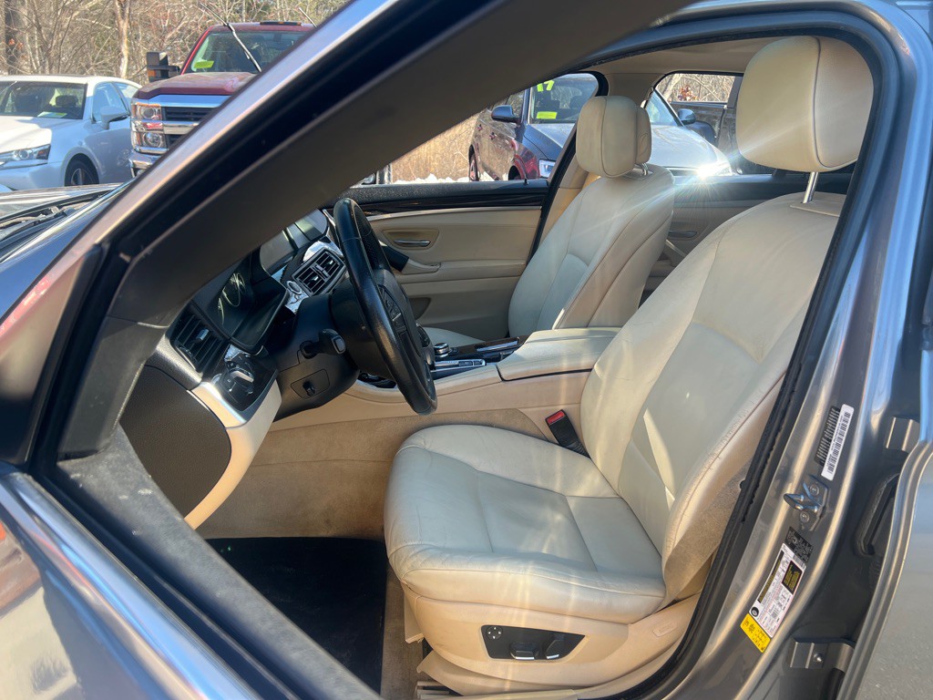 2011 BMW 5 Series Image 15