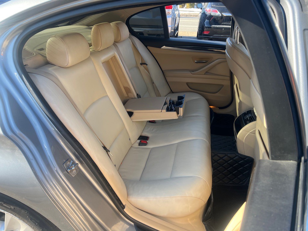 2011 BMW 5 Series Image 18