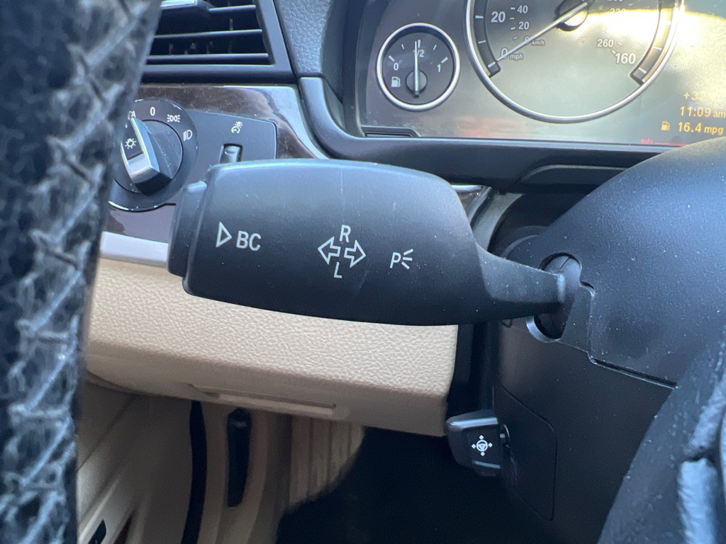 2011 BMW 5 Series Image 21