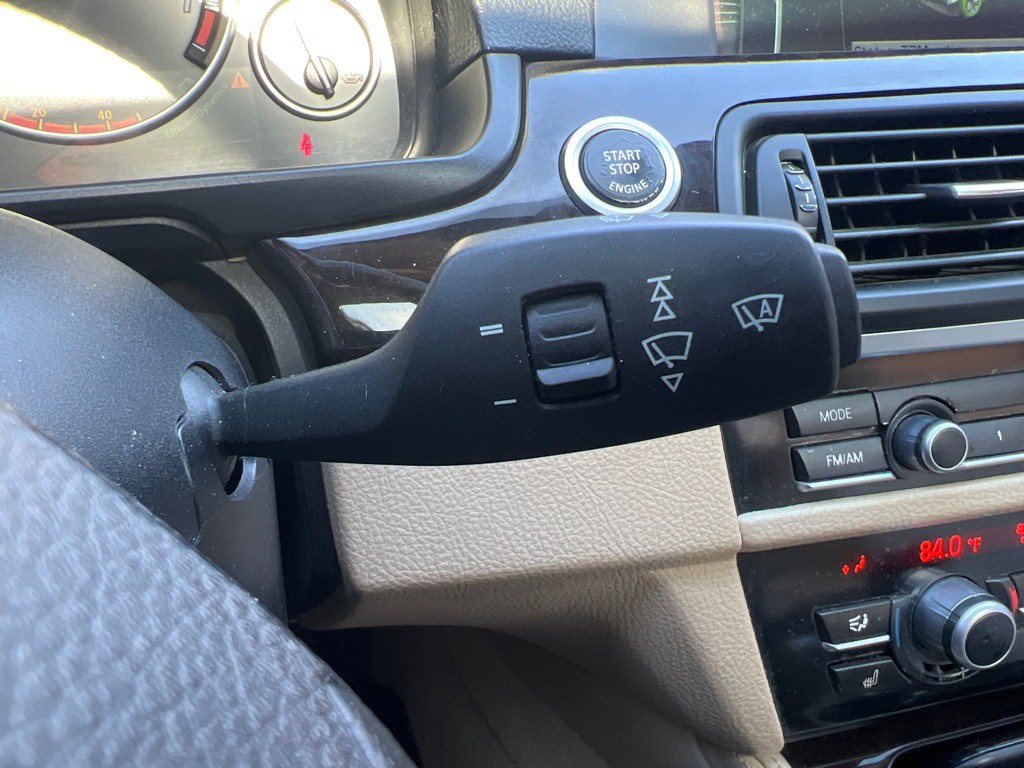 2011 BMW 5 Series Image 22