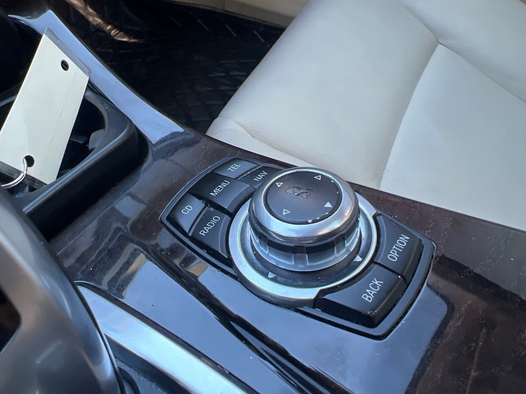 2011 BMW 5 Series Image 27