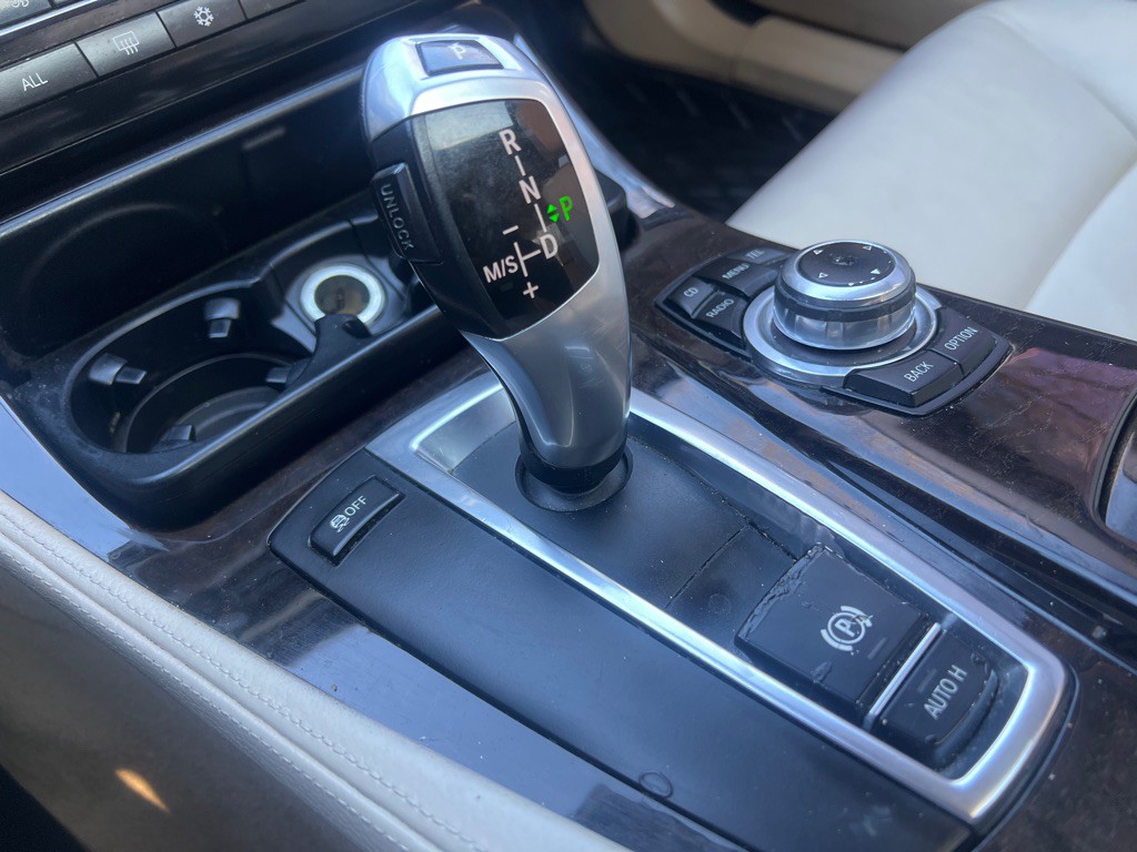 2011 BMW 5 Series Image 28