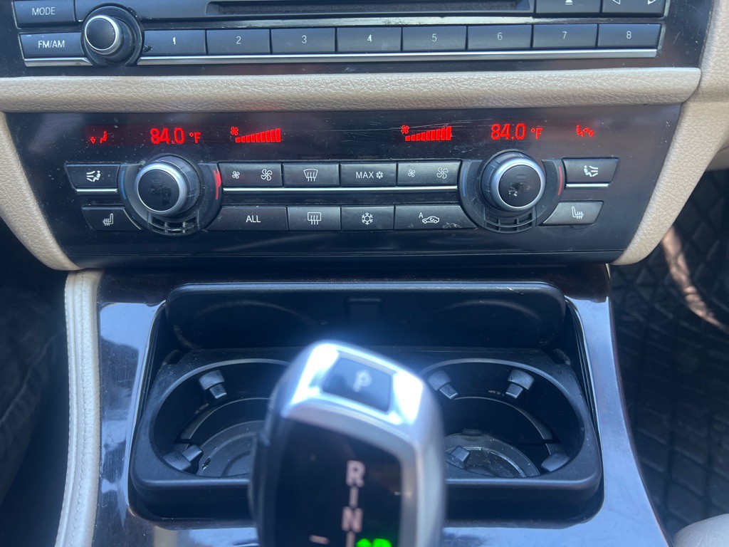 2011 BMW 5 Series Image 29