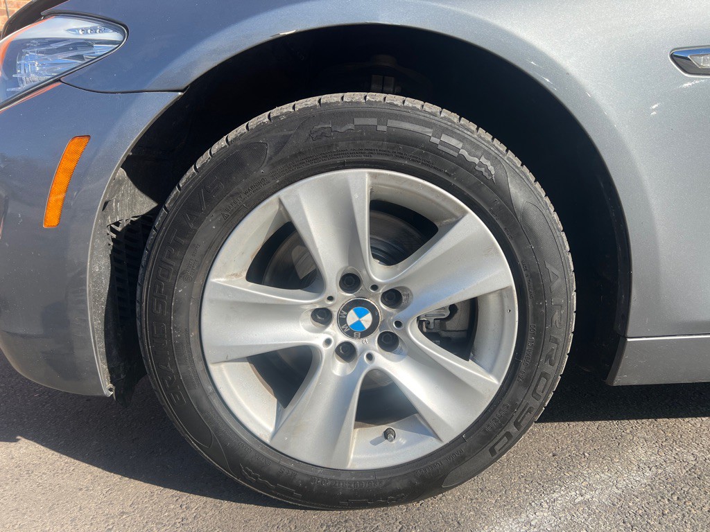 2011 BMW 5 Series Image 37