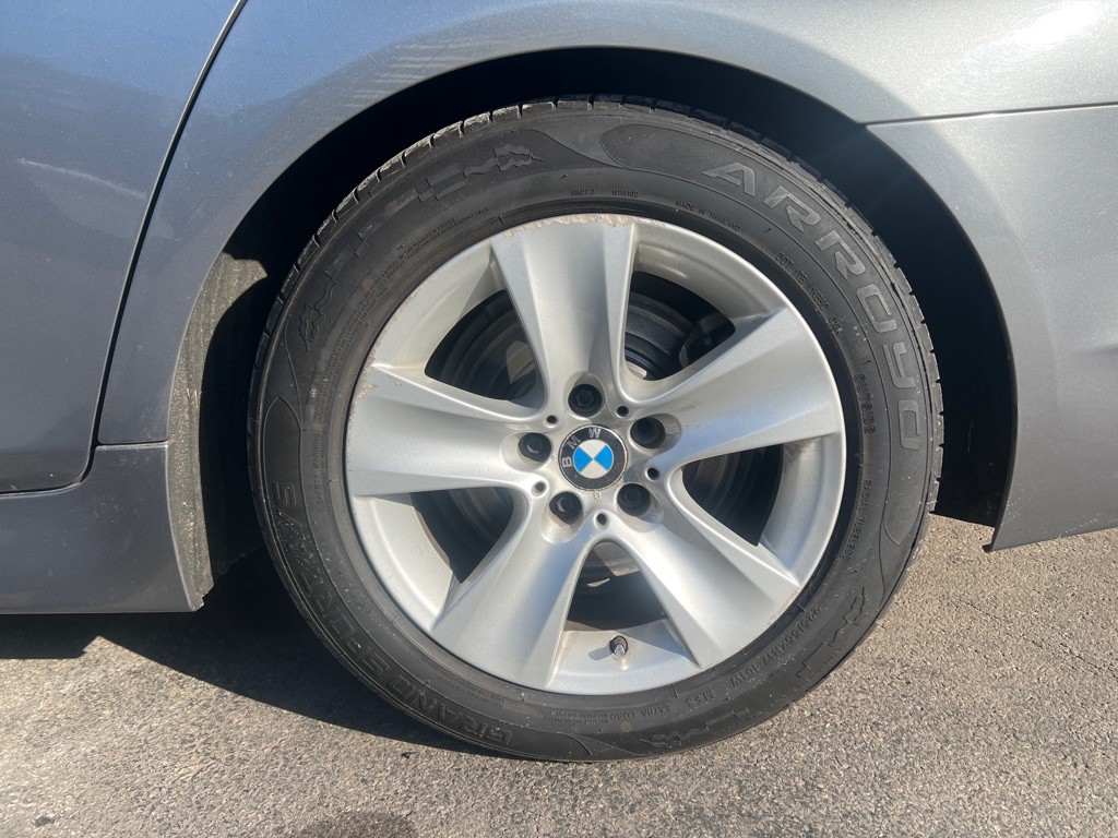 2011 BMW 5 Series Image 38