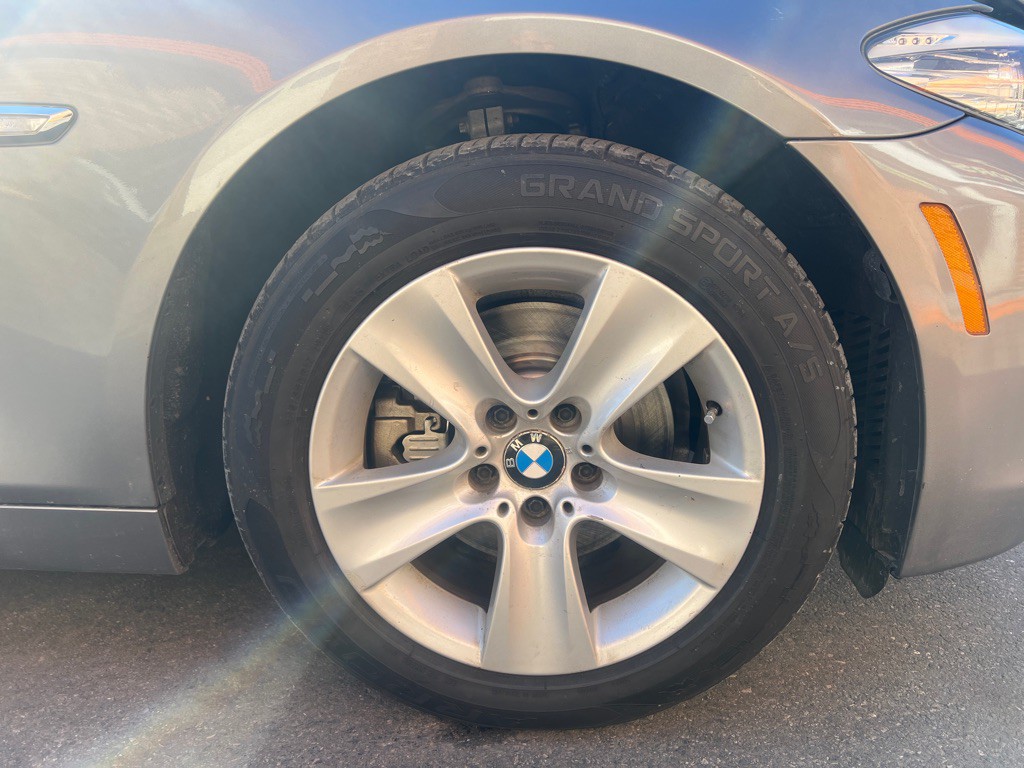 2011 BMW 5 Series Image 39