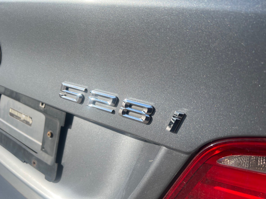 2011 BMW 5 Series Image 43