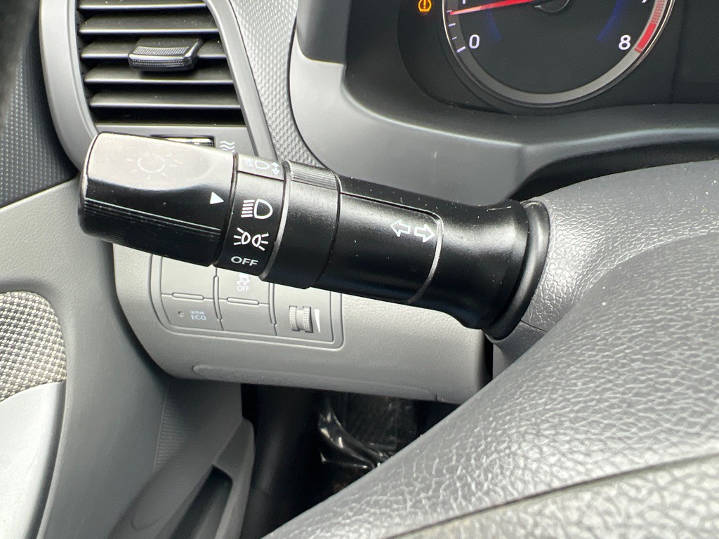 2013 Hyundai Accent Image 18