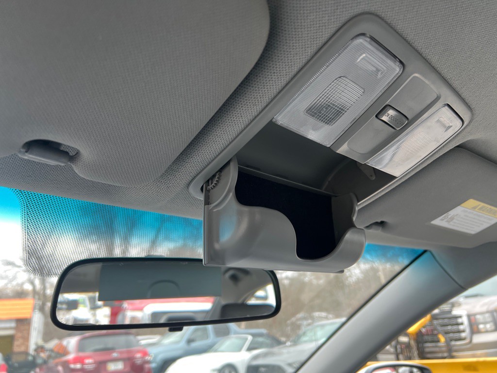 2013 Hyundai Accent Image 21