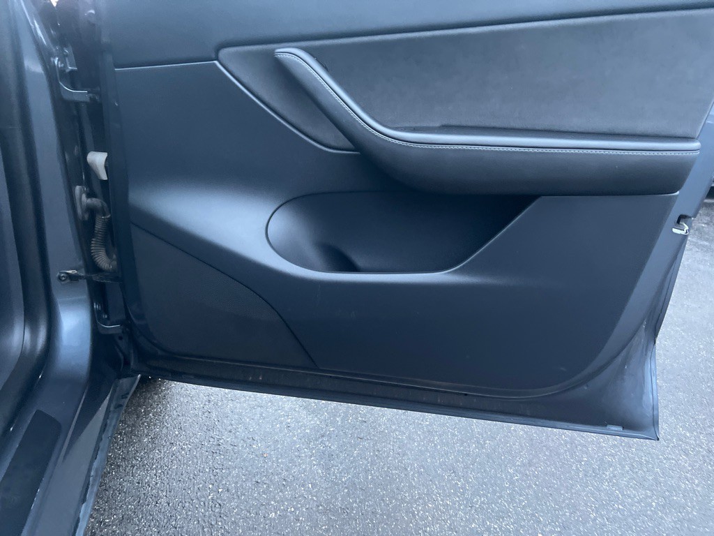 2020 Tesla Model Y Image 13