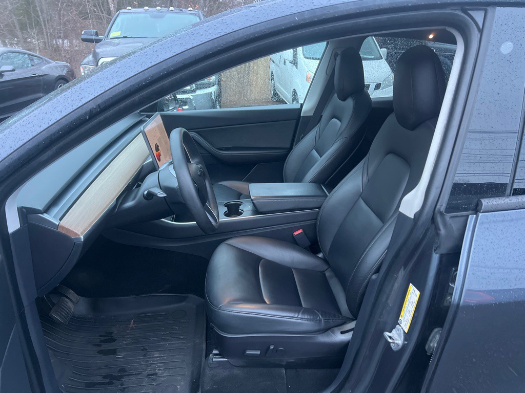 2020 Tesla Model Y Image 15