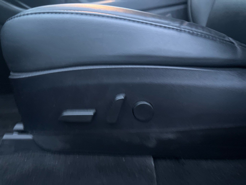 2020 Tesla Model Y Image 27