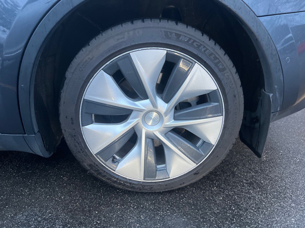 2020 Tesla Model Y Image 31