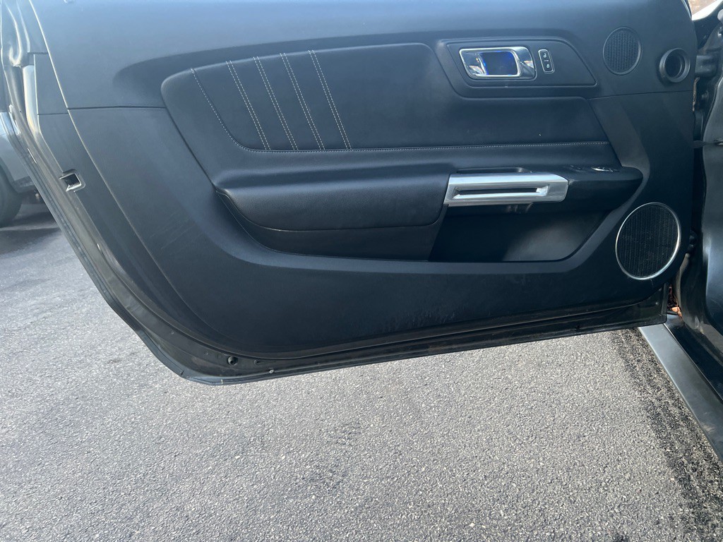 2015 Ford Mustang Image 9