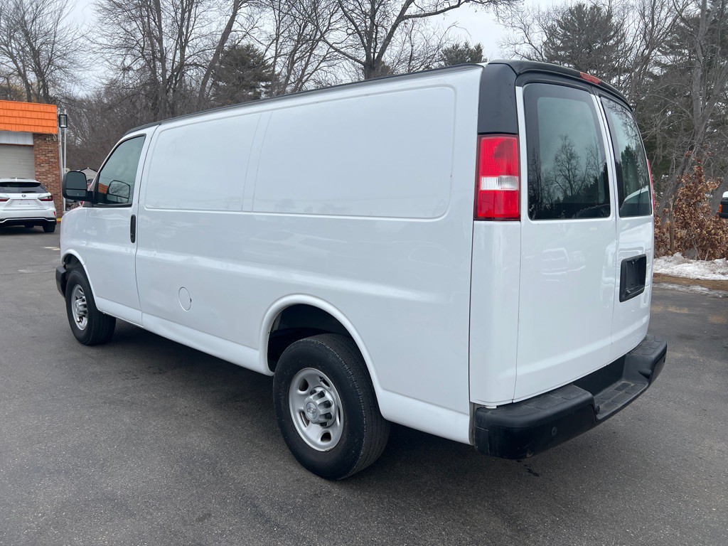 2019 Chevrolet Express Image 3