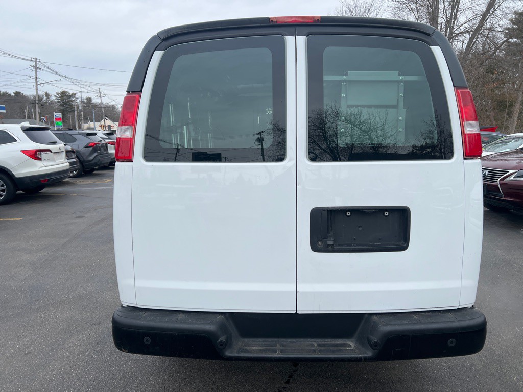 2019 Chevrolet Express Image 4