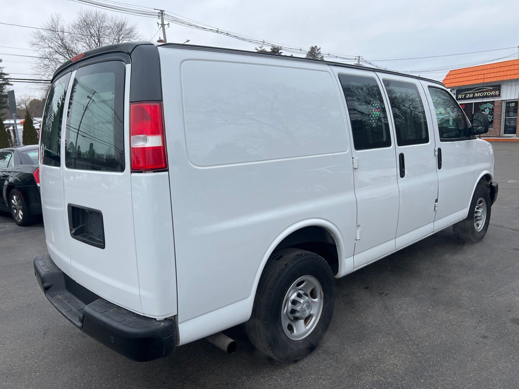 2019 Chevrolet Express Image 8